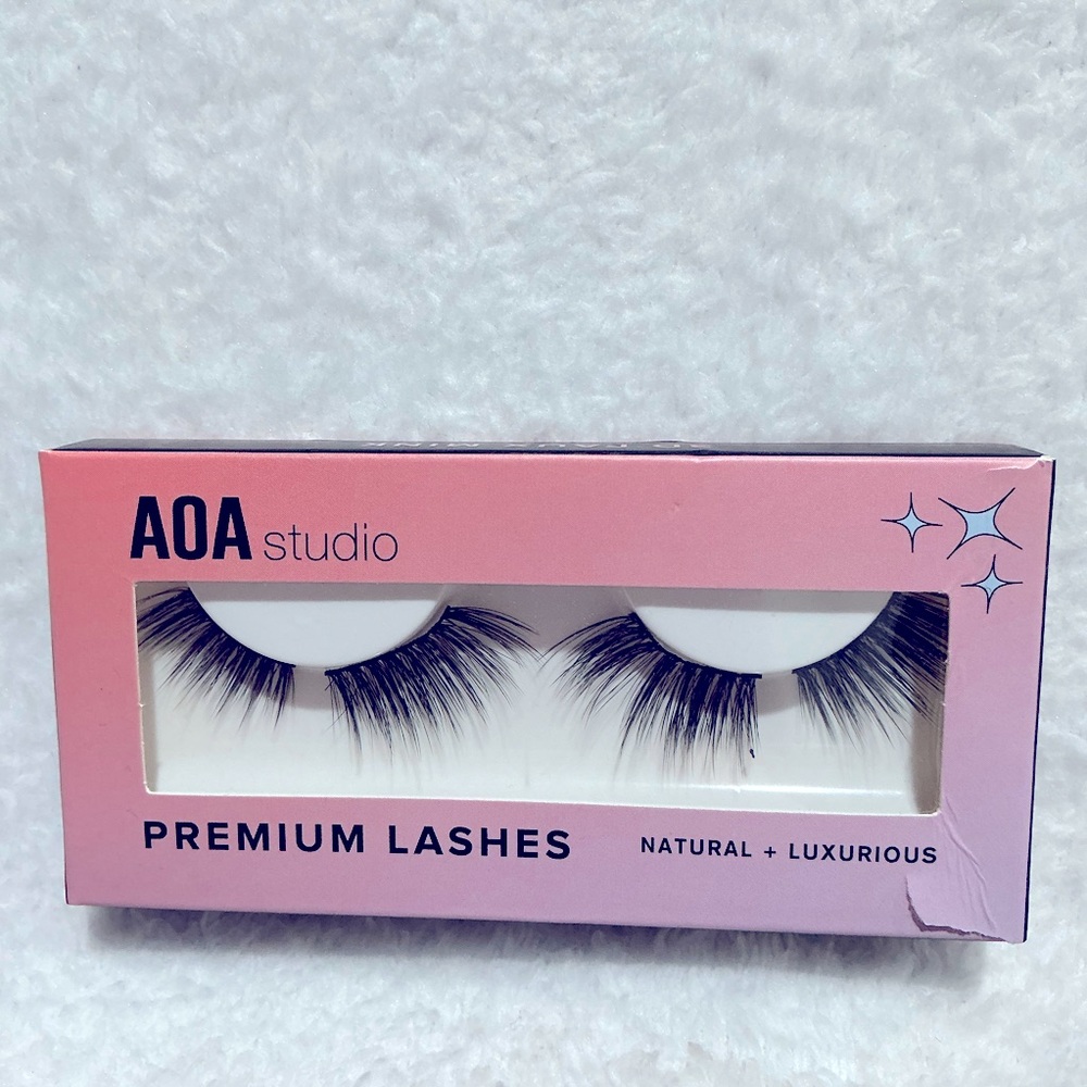 New False Lashes - Picture 3 of 6